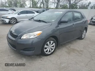 2011 Toyota Matrix z VIN 2T1KU4EE1BC738469, wystawiony jako Copart lot #53145335 z przebiegiem 69 787 mil mil oraz Szkoda całkowita • Salvage title. Historia ofert i sprzedaży dostępna na DreamBid. Obrazek 1.