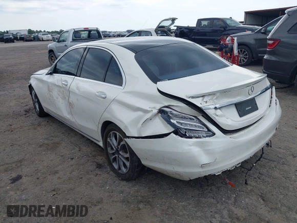 2017 Mercedes-Benz C 300 с VIN 55SWF4JB9HU179554, выставлен на аукционе IAAI как лот 42290729 с пробегом 142 389 миль миль и . История ставок и продаж доступна на DreamBid. Изображение 3.
