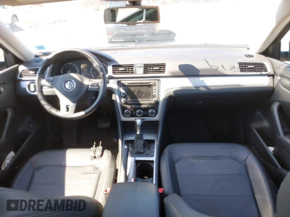 2012 Volkswagen Passat SE с VIN 1VWBP7A36CC075243, выставлен на аукционе IAAI как лот 41867214 с пробегом 156 741 миль миль и . История ставок и продаж доступна на DreamBid. Изображение 5.