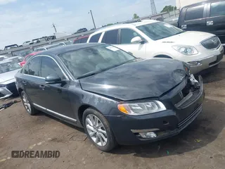 2014 Volvo S80 3.2L z VIN YV1952AS0E1180869, wystawiony jako IAAI lot #42095452 z przebiegiem 72 876 mil mil oraz . Historia ofert i sprzedaży dostępna na DreamBid. Obrazek 1.