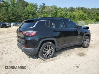 2018 Jeep Compass Latitude with VIN 3C4NJCBBXJT339470, listed as a Copart auction lot 61000055 with 75,563 mi miles and Salvage title. Bid and sale history available at DreamBid. Image 3.