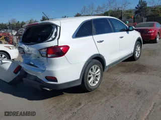 2019 Kia Sorento LX with VIN 5XYPGDA3XKG551673, listed as a IAAI auction lot 41296712 with 83,759 mi miles. Bid and sale history available at carsss.com. Image 4.