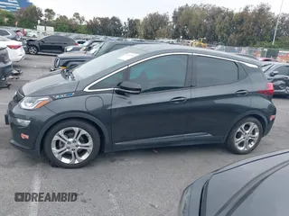 2018 Chevrolet Bolt EV LT z VIN 1G1FW6S02J4133385, wystawiony jako IAAI lot #42380348 z przebiegiem 87 041 mil mil oraz . Historia ofert i sprzedaży dostępna na DreamBid. Obrazek 15.