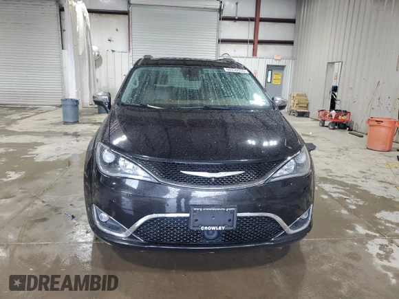 2017 Chrysler Pacifica Limited with VIN 2C4RC1GG8HR644659, listed as a Copart auction lot 60239555 with 94,311 mi miles and Salvage title. Bid and sale history available at DreamBid. Image 5.
