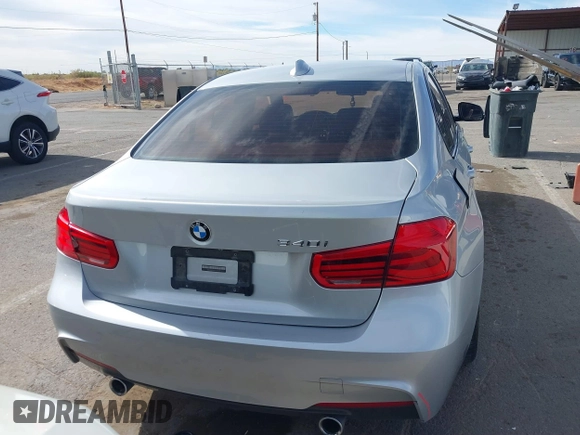 2018 BMW 3 Series 340i z VIN WBA8B3G54JNV01071, wystawiony jako IAAI lot #40922726 z przebiegiem 67 295 mil mil oraz . Historia ofert i sprzedaży dostępna na DreamBid. Obrazek 17.