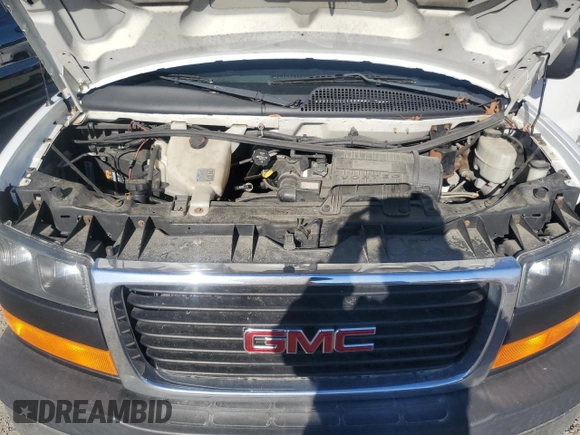 2016 GMC Savana Cargo z VIN 1GTW7AFFXG1272745, wystawiony jako Copart lot #43841475 z przebiegiem 248 561 mil mil oraz Szkoda całkowita • Salvage title. Historia ofert i sprzedaży dostępna na DreamBid. Obrazek 11.