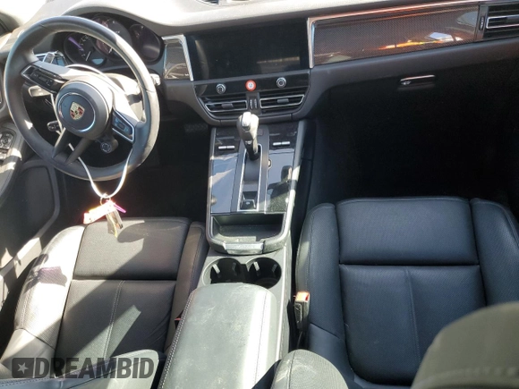 2023 Porsche Macan GTS z VIN WP1AF2A52PLB57318, wystawiony jako Copart lot #70542434 z przebiegiem 10 800 mil mil oraz Szkoda całkowita • Salvage title. Historia ofert i sprzedaży dostępna na DreamBid. Obrazek 8.