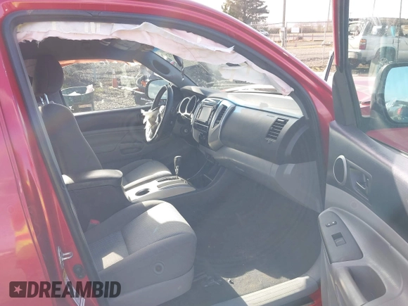 2015 Toyota Tacoma with VIN 3TMMU4FN1FM077045, listed as a IAAI auction lot 41670552 with 118,983 mi miles and . Bid and sale history available at DreamBid. Image 5.