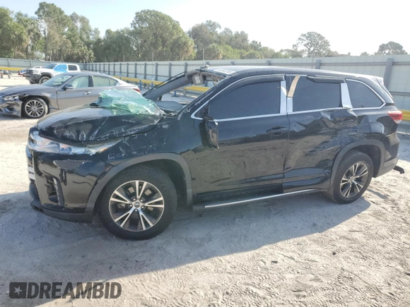 2018 Toyota Highlander LE with VIN 5TDZARFH8JS041397, listed as a Copart auction lot 60262295 with 92,526 mi miles and Salvage title. Bid and sale history available at DreamBid. Image 1.