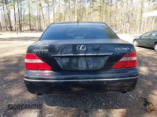 2005 Lexus LS 430 with VIN JTHBN36F355013969, listed as a IAAI auction lot 41887437 with 232,163 mi miles. Bid and sale history available at carsss.com. Image 17.