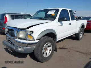 2002 Toyota Tacoma PreRunner z VIN 5TESM92N32Z883802, wystawiony jako IAAI lot #41949270 z przebiegiem 219 690 mil mil oraz . Historia ofert i sprzedaży dostępna na DreamBid. Obrazek 17.