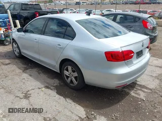 2012 Volkswagen Jetta TDI w/Premium & Nav с VIN 3VWLL7AJ7CM394566, выставлен на аукционе IAAI как лот 42203479 с пробегом 128 070 миль миль и . История ставок и продаж доступна на DreamBid. Изображение 3.