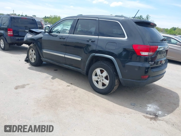 2011 Jeep Grand Cherokee Laredo z VIN 1J4RR4GG0BC547689, wystawiony jako IAAI lot #42230005 z przebiegiem 192 361 mil mil oraz . Historia ofert i sprzedaży dostępna na DreamBid. Obrazek 3.