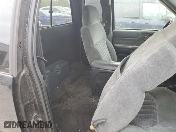 2002 Chevrolet S-10 LS with VIN 1GCDT19W528176049, listed as a Copart auction lot 44187225 with 0 mi miles and Clean Title. Bid and sale history available at carsss.com. Image 10.