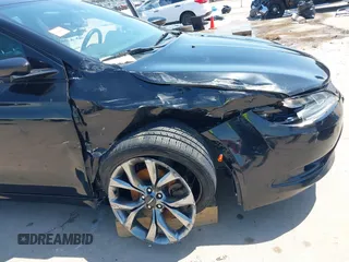 2015 Chrysler 200 S with VIN 1C3CCCBG6FN570407, listed as a IAAI auction lot 41958314 with 155,938 mi miles and . Bid and sale history available at carsss.com. Image 6.