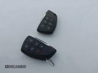 2023 Chevrolet Tahoe LT z VIN 1GNSKNKD5PR186843, wystawiony jako IAAI lot #41288404 z przebiegiem 38 690 mil mil oraz . Historia ofert i sprzedaży dostępna na DreamBid. Obrazek 11.