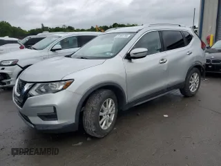 2020 Nissan Rogue SV z VIN KNMAT2MV6LP508093, wystawiony jako Copart lot #57866785 z przebiegiem 101 896 mil mil oraz Szkoda całkowita • Salvage title. Historia ofert i sprzedaży dostępna na DreamBid. Obrazek 1.