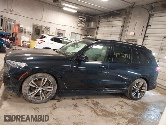 2022 BMW X7 M50i with VIN 5UXCX6C04N9M19672, listed as a IAAI auction lot 41952181 with 1 mi miles. Bid and sale history available at carsss.com. Image 14.