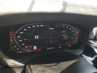 2021 BMW M5 z VIN WBS83CH04MCG92781, wystawiony jako Copart lot #52568153 z przebiegiem 29 528 mil mil oraz . Historia ofert i sprzedaży dostępna na DreamBid. Obrazek 9.