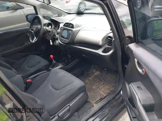 2010 Honda Fit Sport z VIN JHMGE8G45AS020143, wystawiony jako IAAI lot #42161201 z przebiegiem 176 800 mil mil oraz . Historia ofert i sprzedaży dostępna na DreamBid. Obrazek 5.