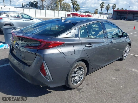 2018 Toyota Prius Prime Plus with VIN JTDKARFP2J3101572, listed as a IAAI auction lot 41784136 with NaN miles. Bid and sale history available at carsss.com. Image 4.
