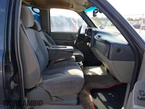 2004 Chevrolet Suburban LS with VIN 3GNEC16Z64G205467, listed as a IAAI auction lot 41294298 with 224,439 mi miles. Bid and sale history available at carsss.com. Image 5.