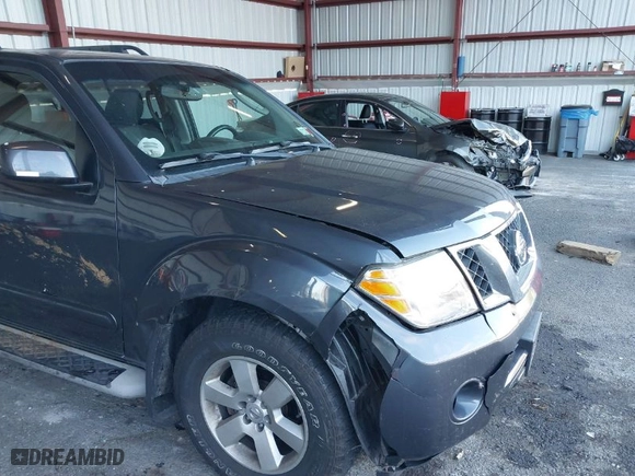 2011 Nissan Pathfinder LE with VIN 5N1AR1NB1BC616913, listed as a IAAI auction lot 40627326 with 119,372 mi miles. Bid and sale history available at carsss.com. Image 6.
