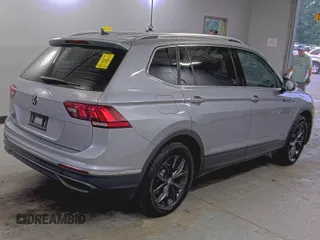 2024 Volkswagen Tiguan SE z VIN 3VV3B7AX5RM084940, wystawiony jako IAAI lot #42731231 z przebiegiem 19 747 mil mil oraz . Historia ofert i sprzedaży dostępna na DreamBid. Obrazek 18.