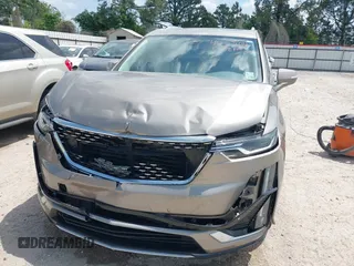 2022 Cadillac XT6 Premium Luxury z VIN 1GYKPCRS4NZ107852, wystawiony jako IAAI lot #42075012 z przebiegiem 66 046 mil mil oraz . Historia ofert i sprzedaży dostępna na DreamBid. Obrazek 6.