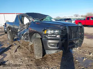 2019 Ram 2500 Big Horn with VIN 3C6UR5DJ8KG664298, listed as a IAAI auction lot 41181210 with 13,801 mi miles. Bid and sale history available at carsss.com. Image 1.