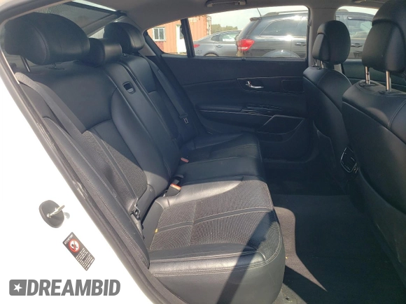 2016 Kia K900 Premium with VIN KNALT4D30G6031379, listed as a Copart auction lot 68472634 with 65,668 mi miles and Salvage Title. Bid and sale history available at carsss.com. Image 10.