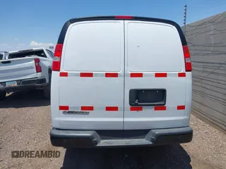 2021 Chevrolet Express Cargo z VIN 1GCWGAFP1M1235250, wystawiony jako IAAI lot #42678056 z przebiegiem 46 536 mil mil oraz . Historia ofert i sprzedaży dostępna na DreamBid. Obrazek 16.