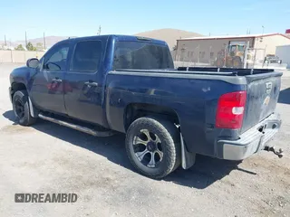 2011 Chevrolet Silverado 1500 LT with VIN 1GCPKSE34BF135232, listed as a IAAI auction lot 41985738 with 260,073 mi miles. Bid and sale history available at carsss.com. Image 3.