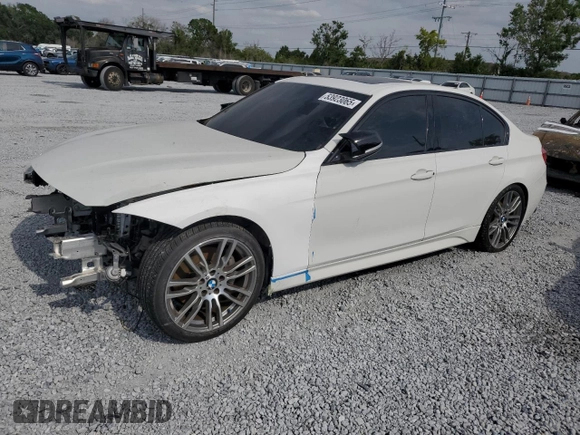 2018 BMW 3 Series 340i z VIN WBA8B3G53JNV00977, wystawiony jako Copart lot #53923065 z przebiegiem Nie podano mil oraz Czysty tytuł • Clean title. Historia ofert i sprzedaży dostępna na DreamBid. Obrazek 1.