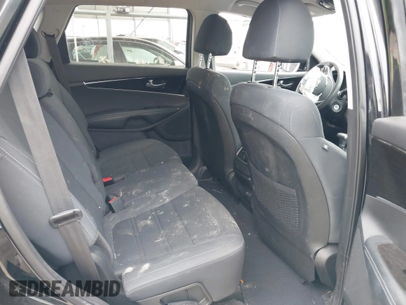 2019 Kia Sorento LX with VIN 5XYPG4A32KG467377, listed as a IAAI auction lot 41341804 with 62,997 mi miles. Bid and sale history available at carsss.com. Image 8.