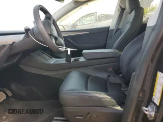 2024 Tesla Model Y Long Range с VIN 7SAYGDEE3RF994655, выставлен на аукционе Copart как лот 54923465 с пробегом 13 396 миль миль и Списание • Salvage title. История ставок и продаж доступна на DreamBid. Изображение 7.