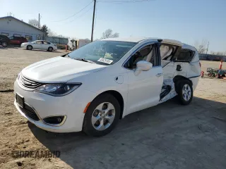 2018 Chrysler Pacifica Hybrid Touring Plus с VIN 2C4RC1H71JR159333, выставлен на аукционе Copart как лот 49529185 с пробегом Не указан миль и Списание • Salvage title. История ставок и продаж доступна на DreamBid. Изображение 1.
