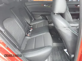 2021 Kia Forte GT-Line z VIN 3KPF34AD7ME410270, wystawiony jako IAAI lot #42259704 z przebiegiem 65 310 mil mil oraz . Historia ofert i sprzedaży dostępna na DreamBid. Obrazek 8.