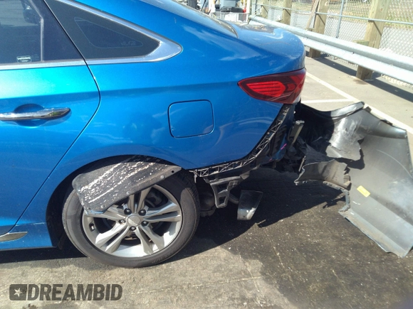 2018 Hyundai Sonata Sport with VIN 5NPE34AF4JH701183, listed as a IAAI auction lot 41901813 with 99,132 mi miles and . Bid and sale history available at carsss.com. Image 18.