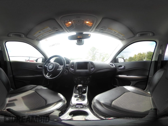 2020 Jeep Compass Latitude z VIN 3C4NJDBB9LT129693, wystawiony jako IAAI lot #42238631 z przebiegiem 36 742 mil mil oraz . Historia ofert i sprzedaży dostępna na DreamBid. Obrazek 19.