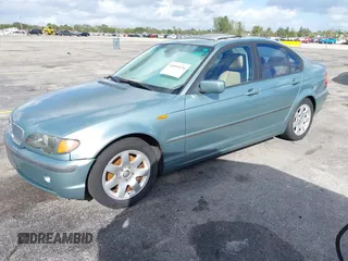 2005 BMW 3 Series 325i with VIN WBAEV33415KW16936, listed as a IAAI auction lot 41094134 with 208,794 mi miles. Bid and sale history available at carsss.com. Image 2.