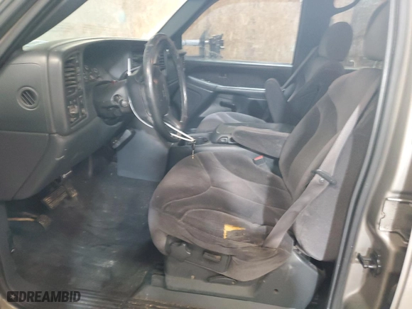 2002 GMC Sierra 2500HD SLE with VIN 1GTHK23U02F161214, listed as a Copart auction lot 42322685 with 231,368 mi miles and Salvage Title. Bid and sale history available at carsss.com. Image 7.
