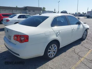 2007 Volkswagen Jetta 2.5 with VIN 3VWRF71K87M122916, listed as a IAAI auction lot 42299956 with 164,536 mi miles and . Bid and sale history available at DreamBid. Image 4.