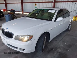 2007 BMW 7 Series 750Li z VIN WBAHN835X7DT74304, wystawiony jako IAAI lot #42594751 z przebiegiem 139 021 mil mil oraz . Historia ofert i sprzedaży dostępna na DreamBid. Obrazek 16.