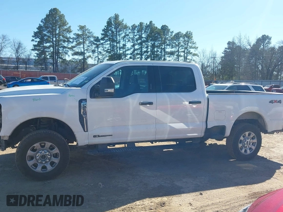 2024 Ford Super Duty F-250 SRW XL with VIN 1FT7W2BT7REE11458, listed as a IAAI auction lot 41733770 with 30,695 mi miles. Bid and sale history available at carsss.com. Image 15.