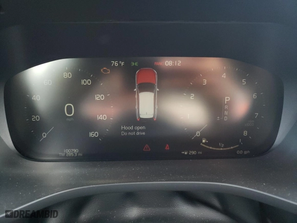 2018 Volvo XC60 R-Design with VIN YV4A22RM2J1011736, listed as a Copart auction lot 61342734 with 100,790 mi miles and Non Repairable. Bid and sale history available at carsss.com. Image 9.