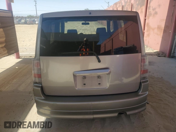 2006 Scion xB z VIN JTLKT324464044140, wystawiony jako Copart lot #58405855 z przebiegiem 253 815 mil mil oraz Szkoda całkowita • Salvage title. Historia ofert i sprzedaży dostępna na DreamBid. Obrazek 6.