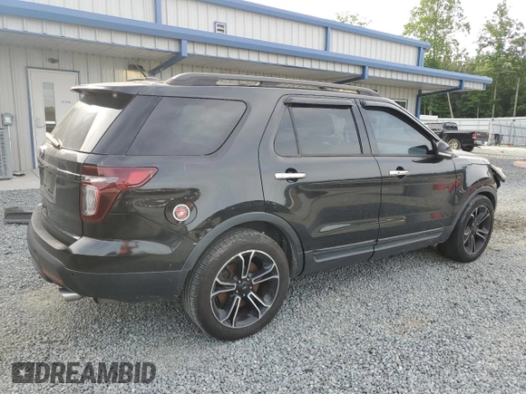 2014 Ford Explorer Sport z VIN 1FM5K8GT0EGA41060, wystawiony jako Copart lot #56993955 z przebiegiem 139 914 mil mil oraz Szkoda całkowita • Salvage title. Historia ofert i sprzedaży dostępna na DreamBid. Obrazek 3.