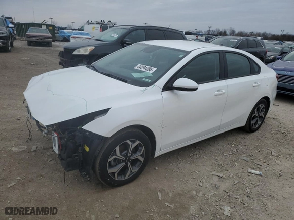 2021 Kia Forte LXS with VIN 3KPF24AD1ME368889, listed as a Copart auction lot 44894595 with 84,723 mi miles and Salvage Title. Bid and sale history available at carsss.com. Image 1.