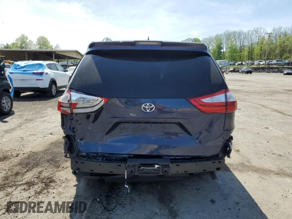 2018 Toyota Sienna XLE Auto Access Seat z VIN 5TDYZ3DC1JS962837, wystawiony jako Copart lot #54795435 z przebiegiem 122 282 mil mil oraz Nie do naprawy • Non repairable. Historia ofert i sprzedaży dostępna na DreamBid. Obrazek 6.